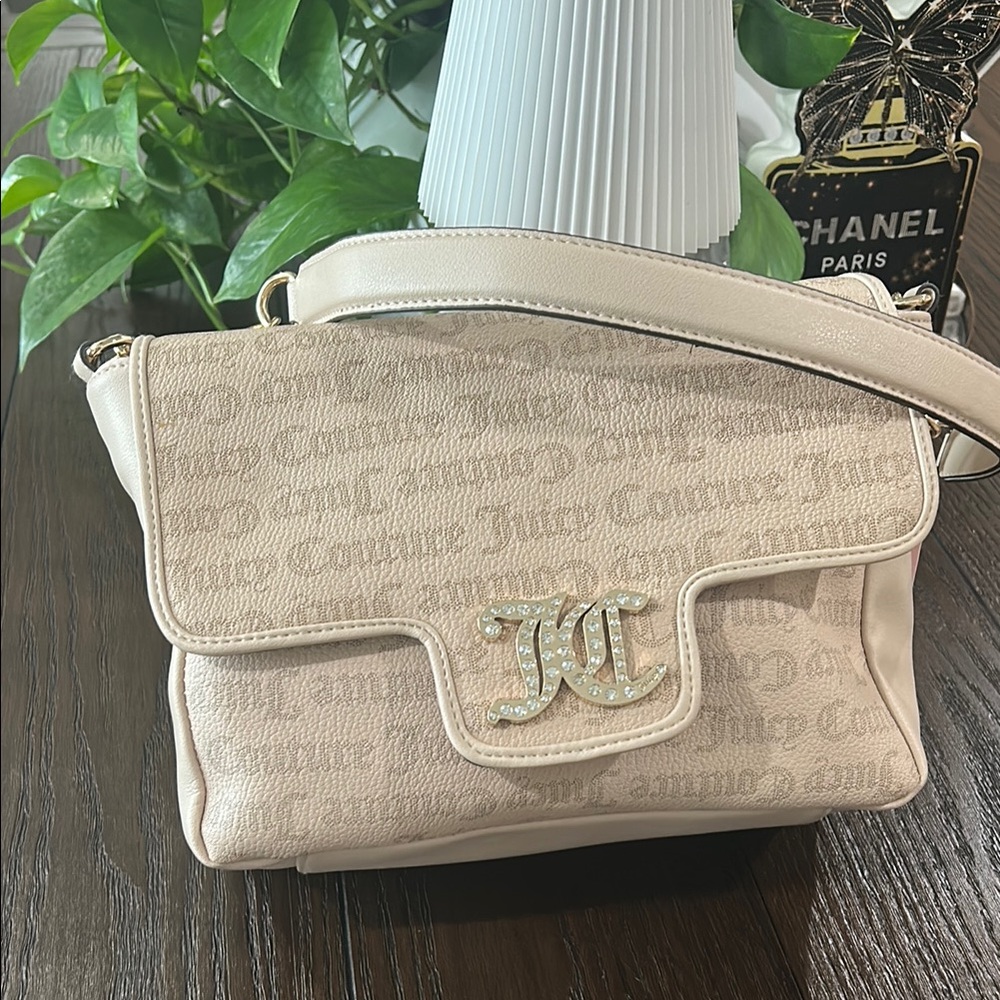 Juicy Couture NWT Shoulder Bag. - Picture 1 of 8